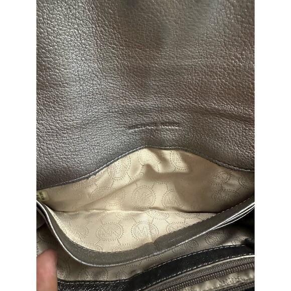 Michael Kors Fulton Carryall Platinum Leather Wallet with Silver Hardware - Picture 6 of 7